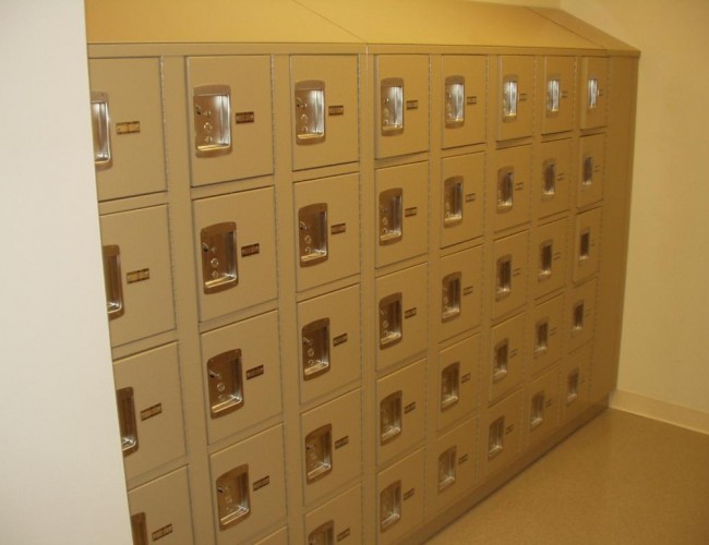 Pic Debourgh Six High Box Locker Recessed Handle